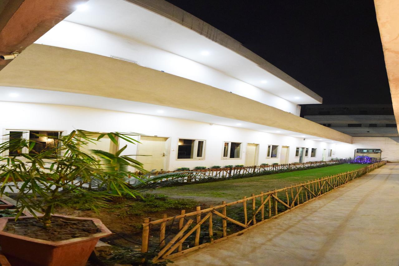 Hotel Palace Amritsar Exteriér fotografie